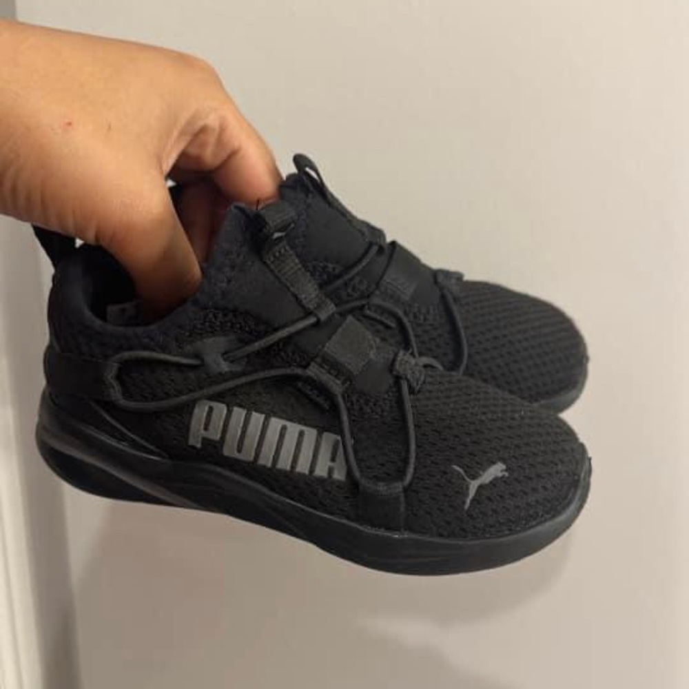 Puma new shoes 9C boy